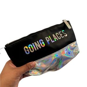 Holographic pouch